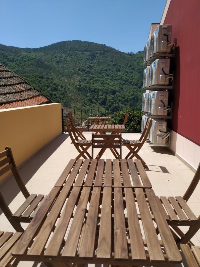 Auberge de jeunesse Entresocalcos à Loriga Extérieur photo